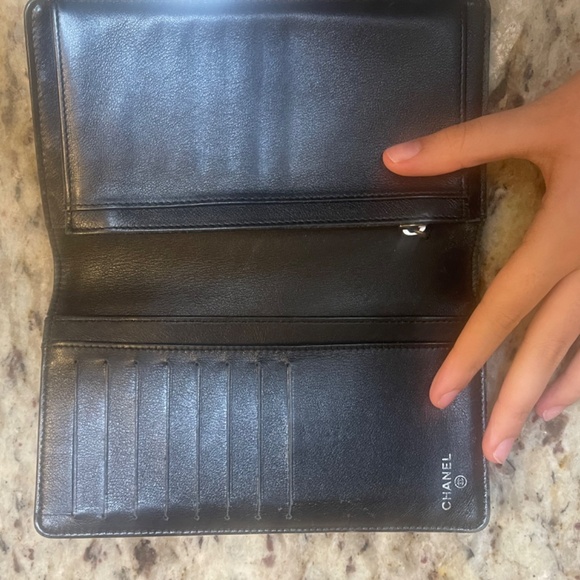 Chanel Patent Camellia Wallet - Picture 3 of 7